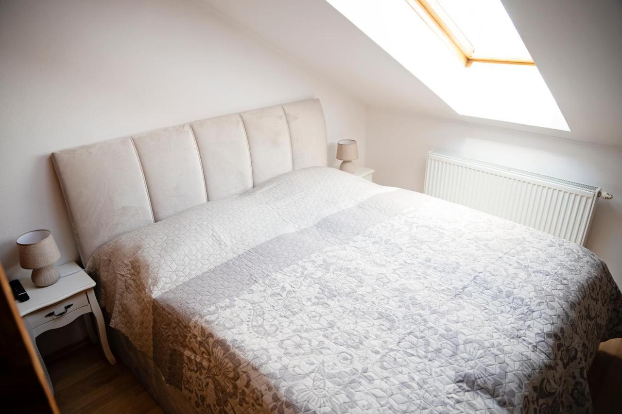 Cozy Modern Apartment In The Old Town - Hlavna Street โกชิเซ ภายนอก รูปภาพ